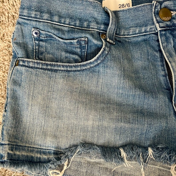 GAP 1969 Jean shorts - Picture 3 of 7